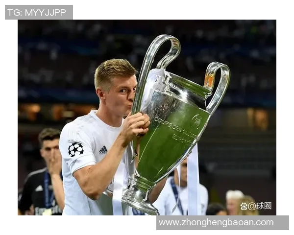 伤感告别绿茵场 曾经的足球英雄如何面对退役后的孤独与挑战 伤感告别绿茵场 曾经的足球英雄如何面对退役后的孤独与挑战