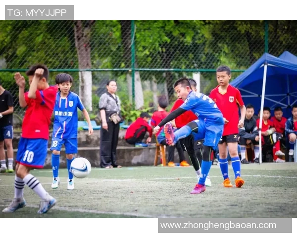 昔日足球健将发胖成焦点 运动员身体变化引发热议 昔日足球健将发胖成焦点 运动员身体变化引发热议