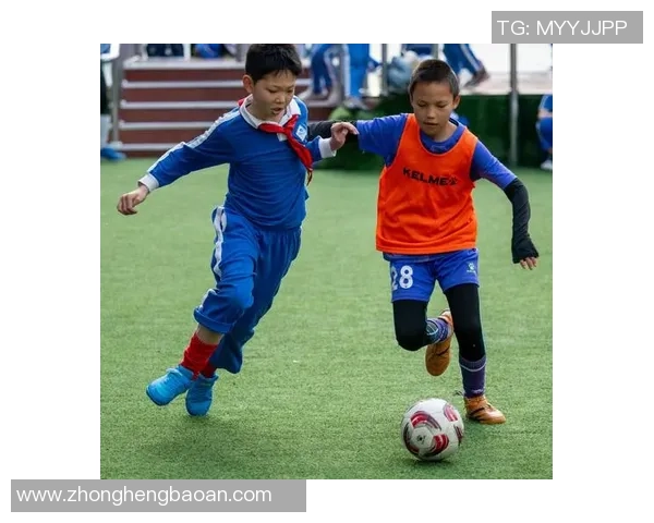 汗水足球球星用拼搏与激情诠释绿茵场上的荣耀与青春 汗水足球球星用拼搏与激情诠释绿茵场上的荣耀与青春